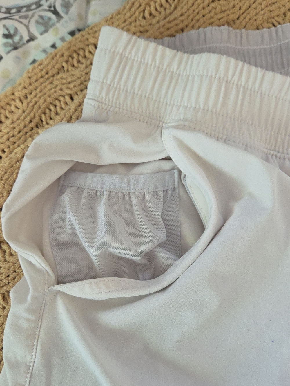 Rhone Mako Tech 7" White Shorts - Size L - Picture 7 of 11
